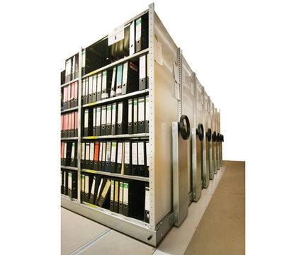 verfahrbare Fachbodenregale für Büro und Archiv